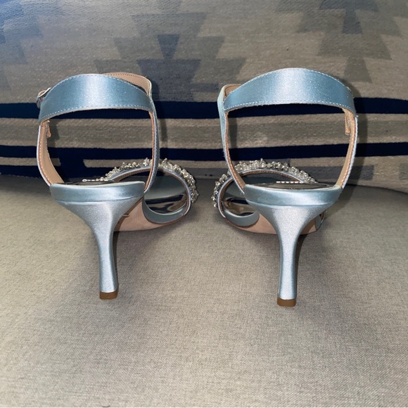 Badgley Mischka kate mist blue crystals pearls wedding bridal sandals 9M NWT - Picture 9 of 10